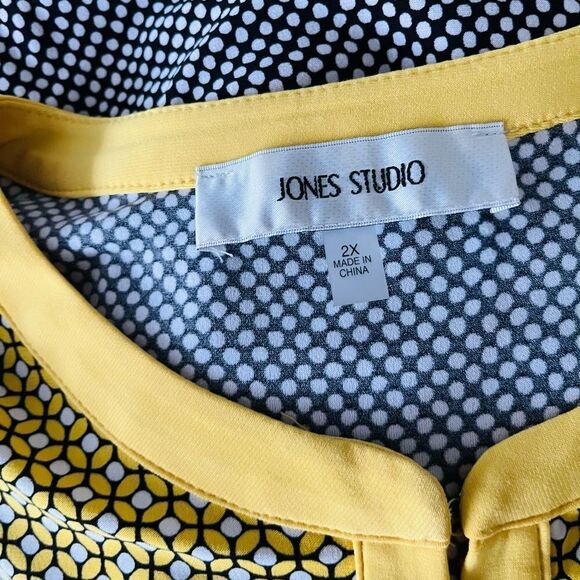 JONES STUDIO yellow/white/black patterned sleeveless top size 2X. - Picture 7 of 7